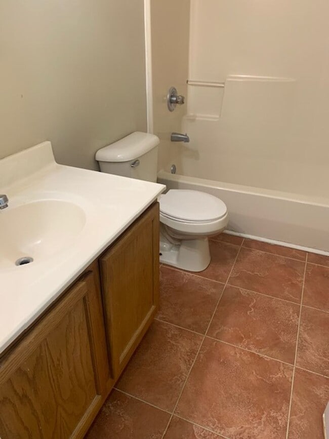 Photo - 20 Bedroom, 2 bath home located close to Downtown Nicholasville, KY