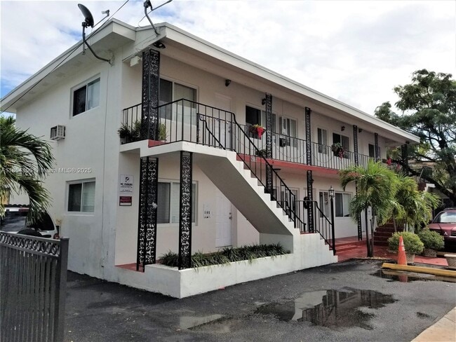 Building Photo - 603 SW 19th Ave