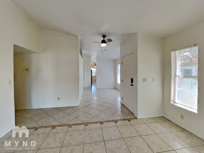 Foto del edificio - 5230 W Wood Owl Dr