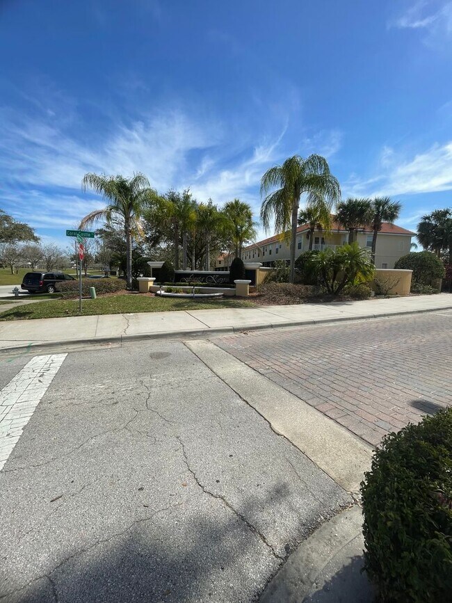 Building Photo - Townhome for rent