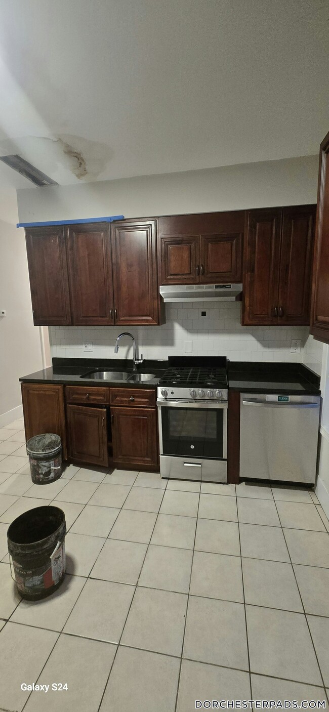 Building Photo - 24 Maryland St