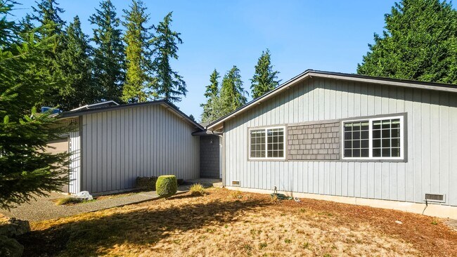 Foto del edificio - Stylish Fairwood Rambler with Modern Updat...