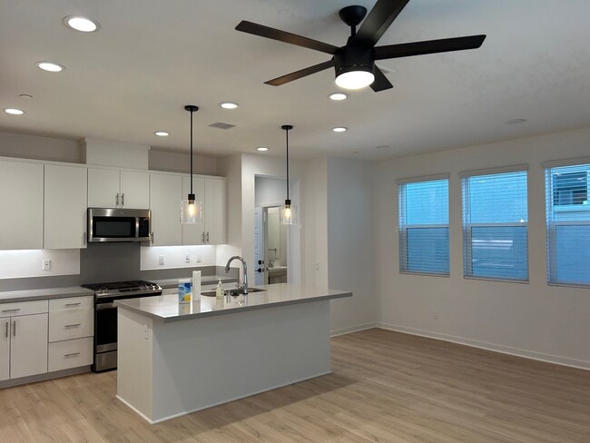 Kitchen - 310 Harvest Dr