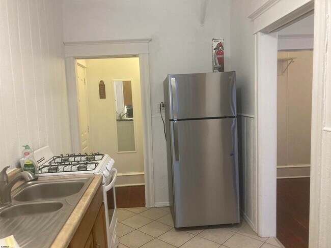 Foto del edificio - 6303 Ventnor Ave