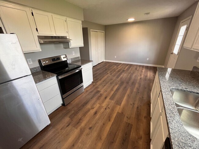 Foto del edificio - September rent free!  3 Bedroom in Richmond!