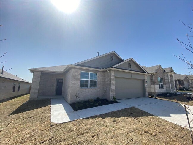Foto del edificio - 230 Cherry Laurel Ln