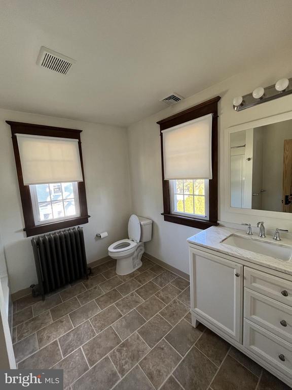 Foto del edificio - 36 Delsea Dr S