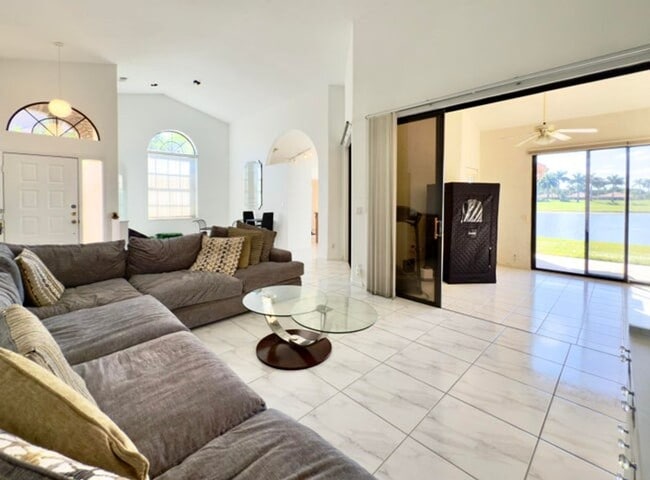 Building Photo - 8491 Heather Pl