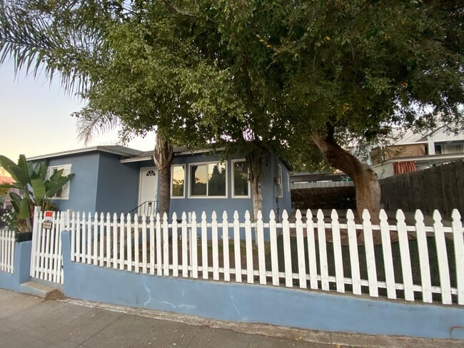 Building Photo - 1044 Tremont St