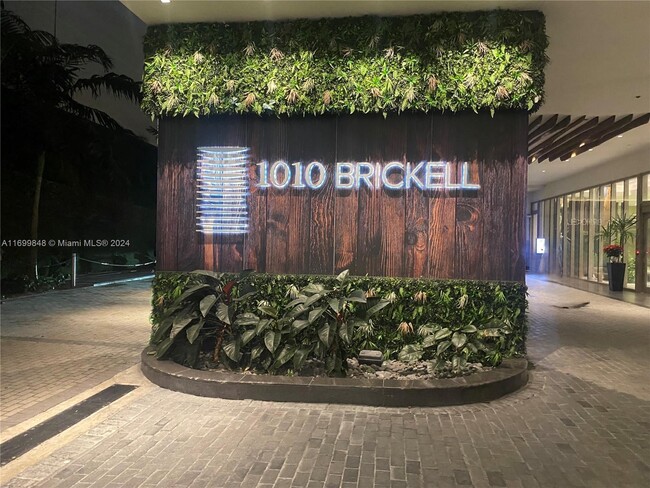 Foto del edificio - 1010 Brickell Ave