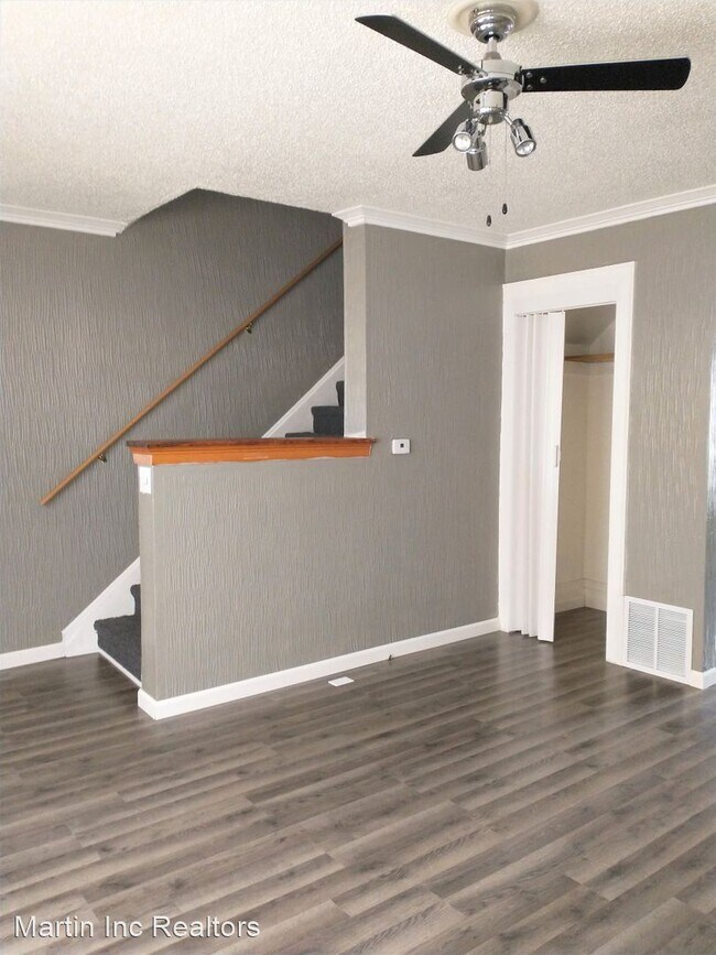 2 br, 1 bath House 424 Oaklawn Ave House Rental in Waterloo, IA