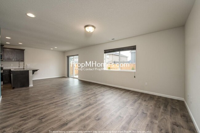 Foto del edificio - Three Bedroom Stunner in NE Salem!