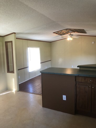 Foto del edificio - 28381 Petes Hwy