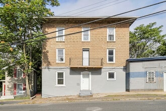 Building Photo - 45 Long Hill Rd
