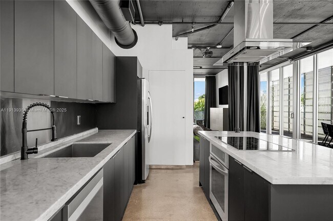 Foto del edificio - 1700 Meridian Ave