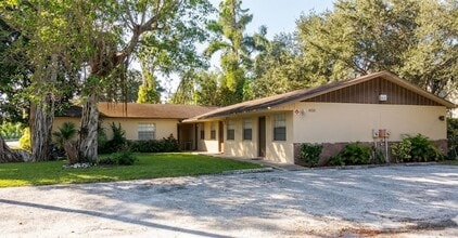 Building Photo - 4931 SW 65th Ave