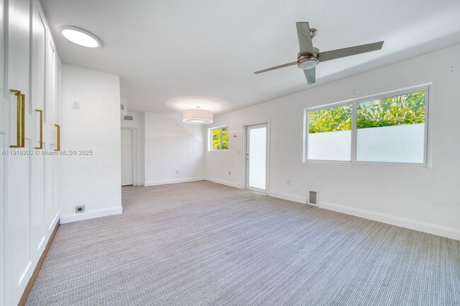 Building Photo - 845 NE 119th St