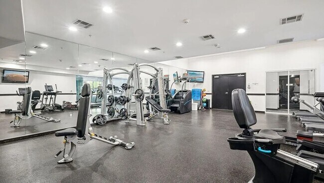 Building Photo - $3195! High-End Two-Story 1BD/1BA Loft in Downtown LA!