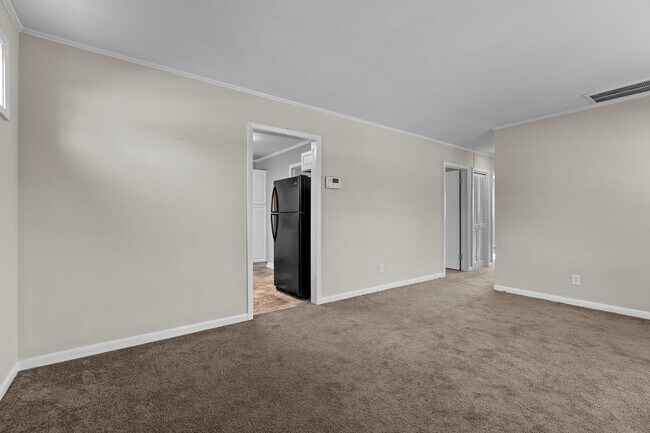 Building Photo - Adorable and affordable!  3 Bedroom Ranch ...