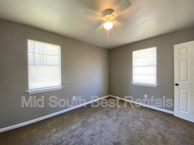 Foto del edificio - 1465 Cooper St