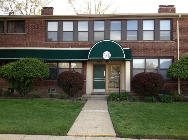 HW Condominium - 25863 Woodward Ave