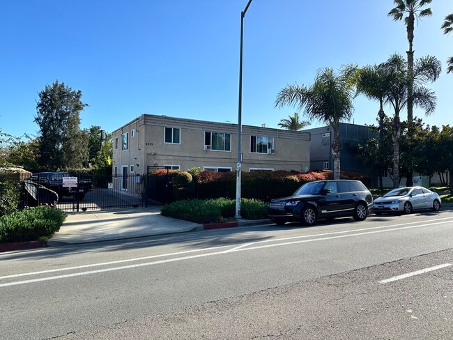 Building Photo - Grand Avenue Apartments