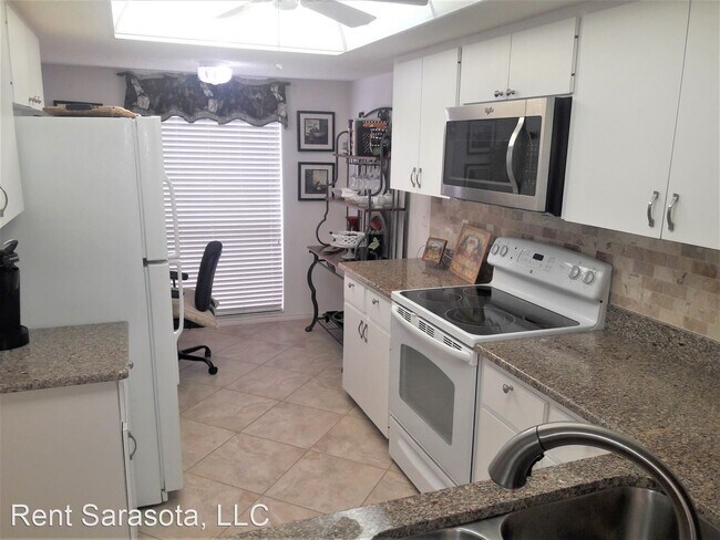 Building Photo - 5254 Wedgewood Ln