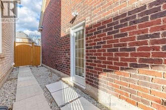 Building Photo - 685 Gervais Terrace