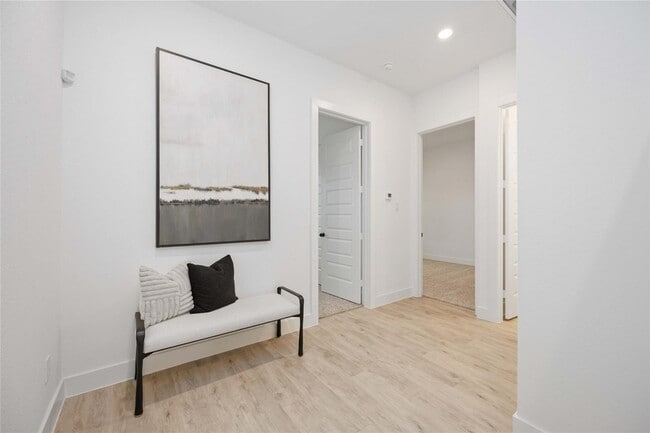 Building Photo - 5322 Rue