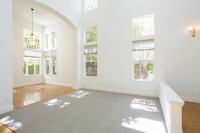 Building Photo - 1034 Lambourne Pl
