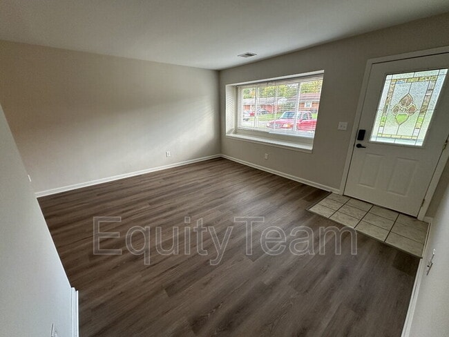 Photo - 238 Diston Ln House