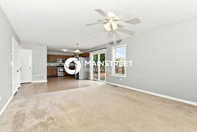 Foto del edificio - 4 Bedroom Pet-Friendly Home in Lancaster, OH with Main Street Renewal