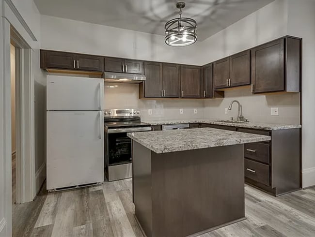 Building Photo - Beautiful Remodeled 2 Bedroom Home in Reno's Desirable Old Southwest