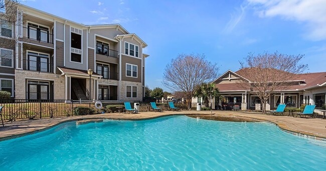 Foto del edificio - Parkway Grande Apartment Homes