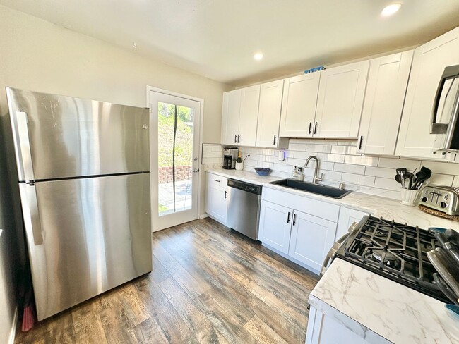 Building Photo - 6131-6133 Horton Drive