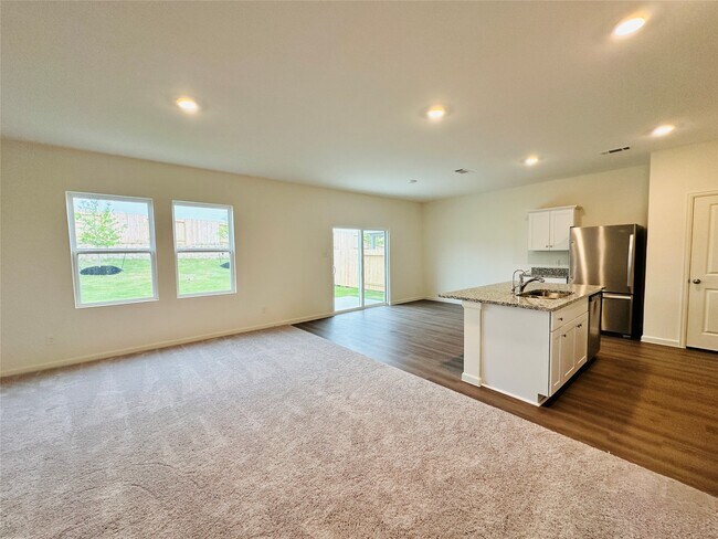Building Photo - 14850 Calderon Dr
