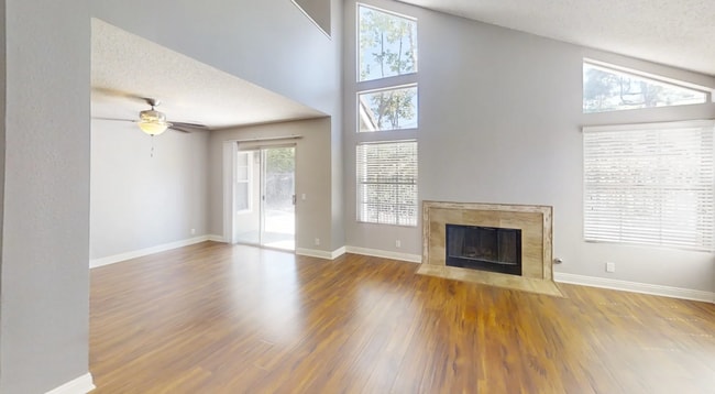 Photo - 780 S Tourmaline Ct House