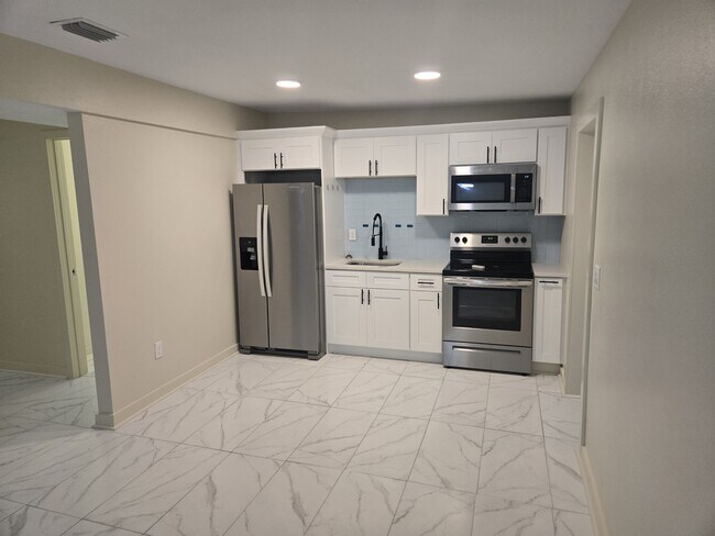 Foto del edificio - 4500 3rd Ave S