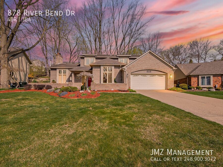 Foto principal - 878 River Bend Dr