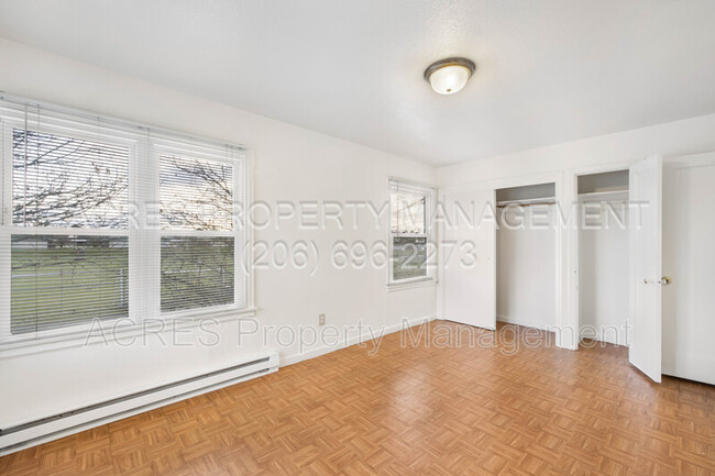 Building Photo - 1307 Garfield St S