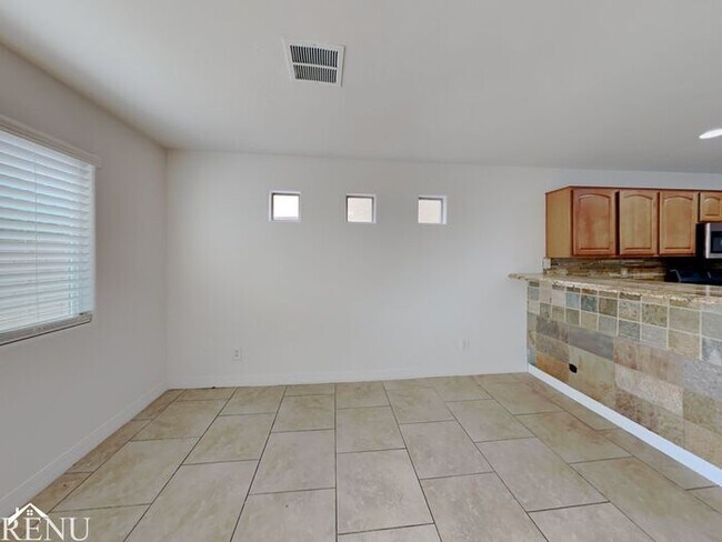 Building Photo - 7404 S 37th Glen