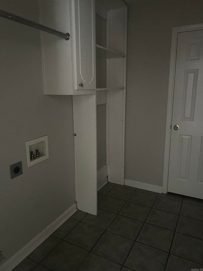Building Photo - 11 Rosebud Cir