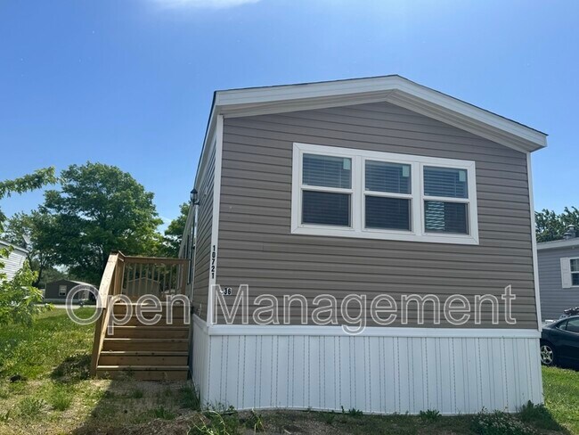 Foto del edificio - 10721 N McKinley Terrace