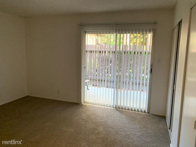 Building Photo - 5420 Roundtree Ct