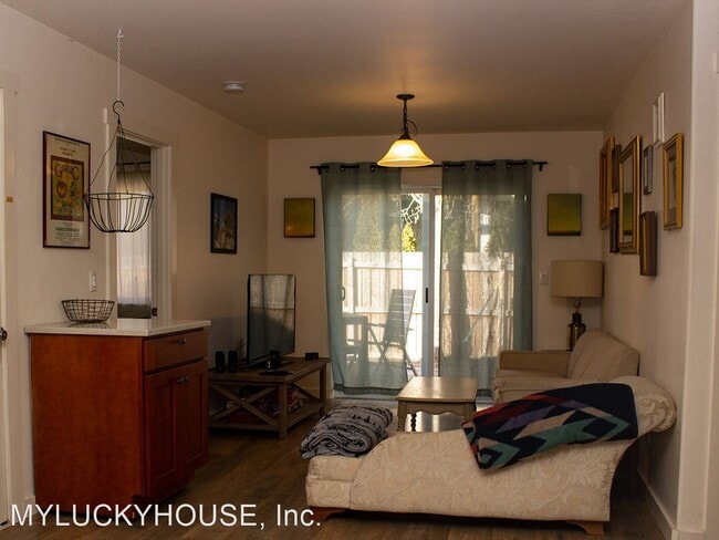 Foto del edificio - 3 br, 2 bath House - 3120 NE Wells Acres Rd.