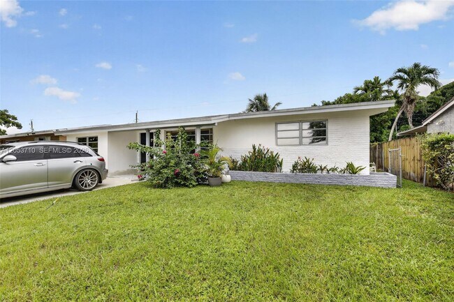 Building Photo - 2331 Flamingo Dr