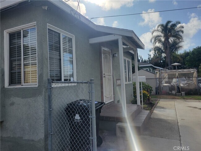 Foto del edificio - 1626 W 204th St