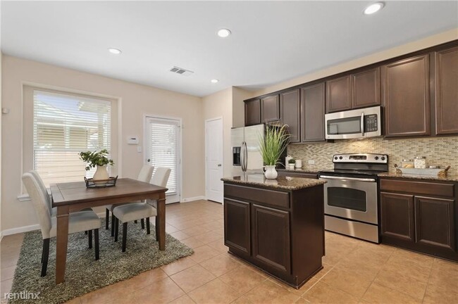 Building Photo - 4 br, 2.5 bath House - 893 Heritage Spring...
