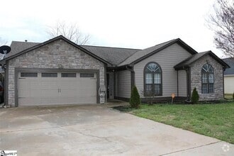 Building Photo - 204 Golden Leaf Ln