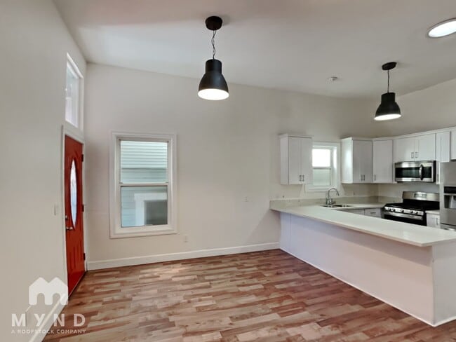 Building Photo - 1064 30th St